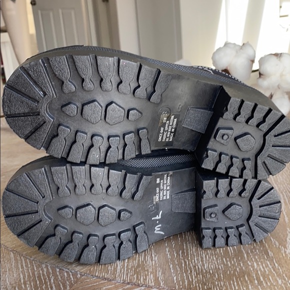 Chinese Laundry chunky platform black sneakers - Picture 7 of 7